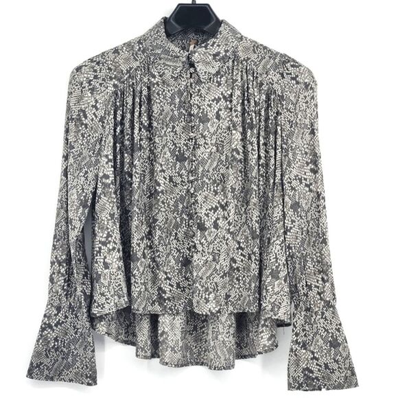 Free People Modern Blouse Size Extra Small XS Snakeskin Print  Black Ivory White