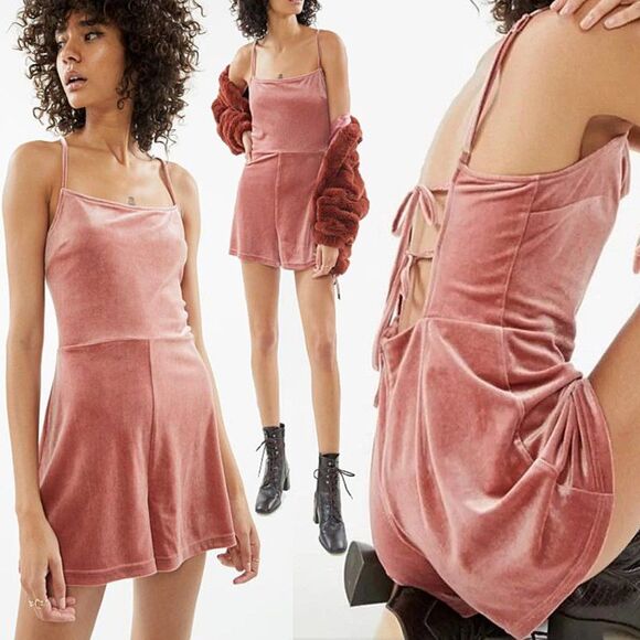 Urban Outfitters Velvet Strap-Back Romper Mauve Pink Size Medium